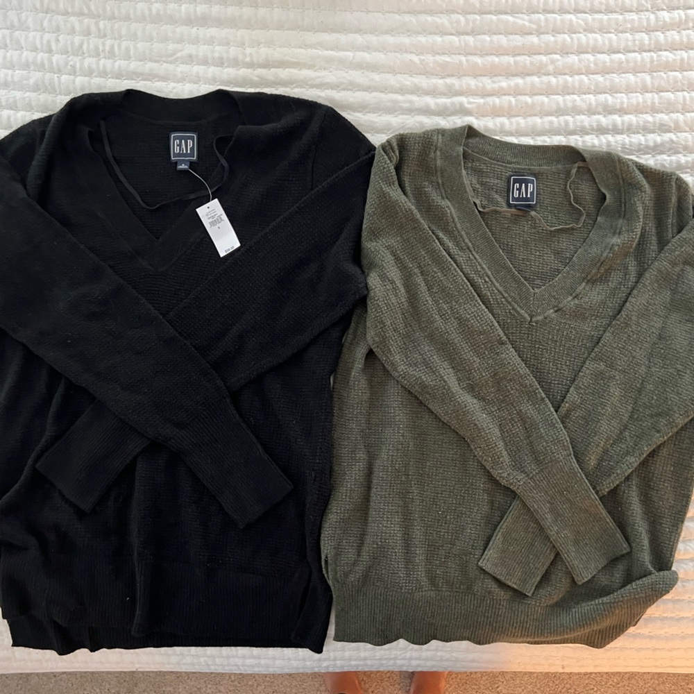 Gap Sweaters - olive green and black